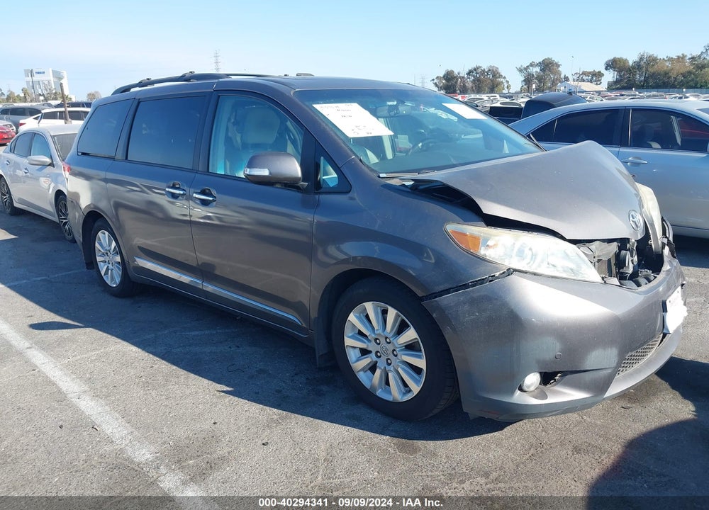 2013 TOYOTA SIENNA LIMITED V6 7 PASSENGER VIN: 5TDYK3DC1DS345690