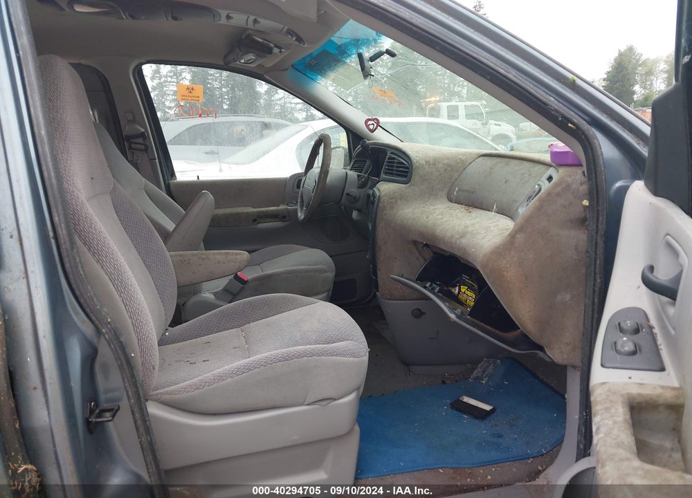 2000 FORD WINDSTAR LX VIN: 2FMDA5144YBA02353