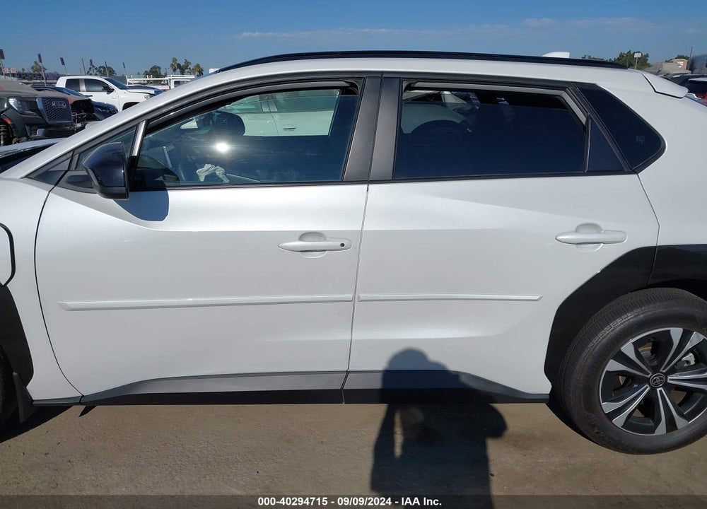 2023 TOYOTA BZ4X XLE VIN: JTMAAAAA7PA007725