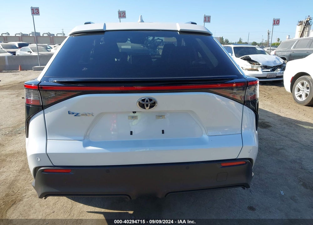 2023 TOYOTA BZ4X XLE VIN: JTMAAAAA7PA007725