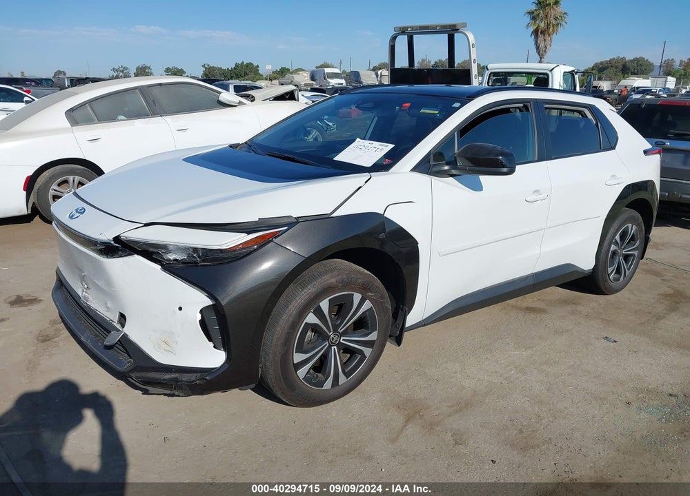 2023 TOYOTA BZ4X XLE VIN: JTMAAAAA7PA007725