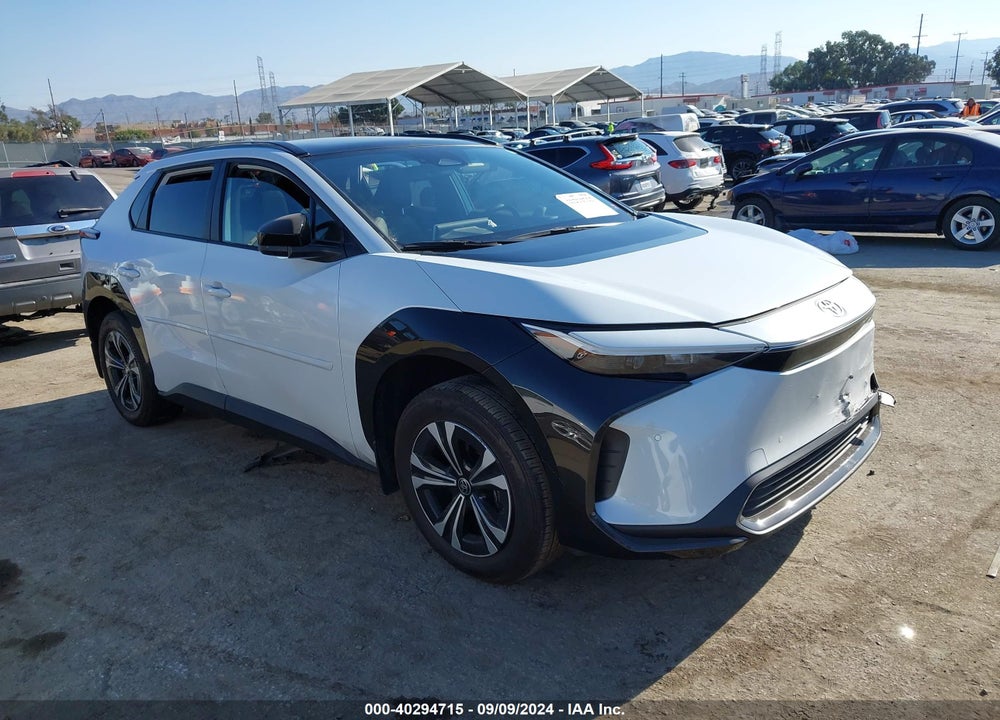 2023 TOYOTA BZ4X XLE VIN: JTMAAAAA7PA007725