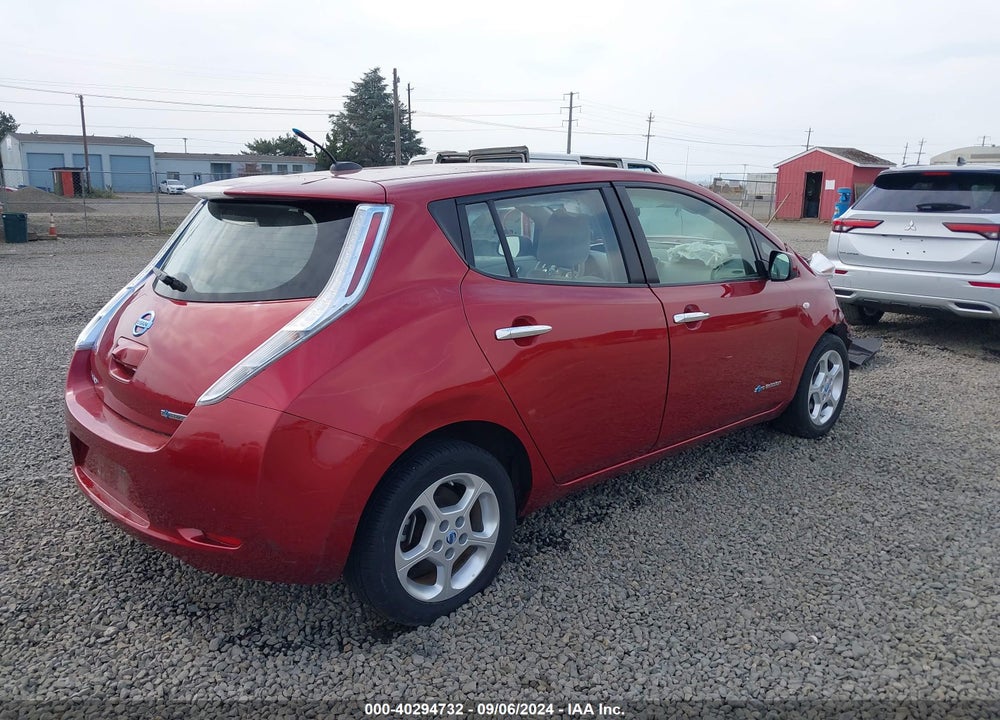 2011 NISSAN LEAF SL VIN: JN1AZ0CP4BT006701
