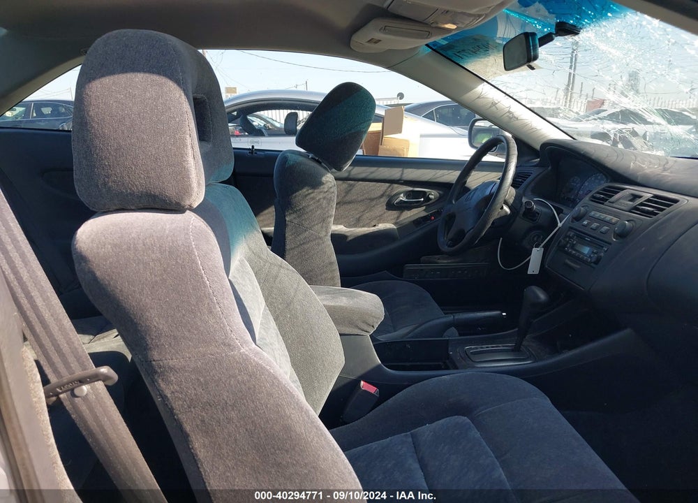 2001 HONDA ACCORD 2.3 LX VIN: 1HGCG32691A034060
