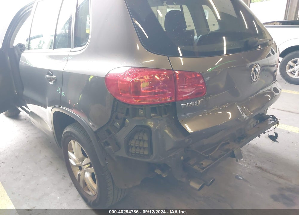 2015 VOLKSWAGEN TIGUAN S VIN: WVGBV7AX6FW577986