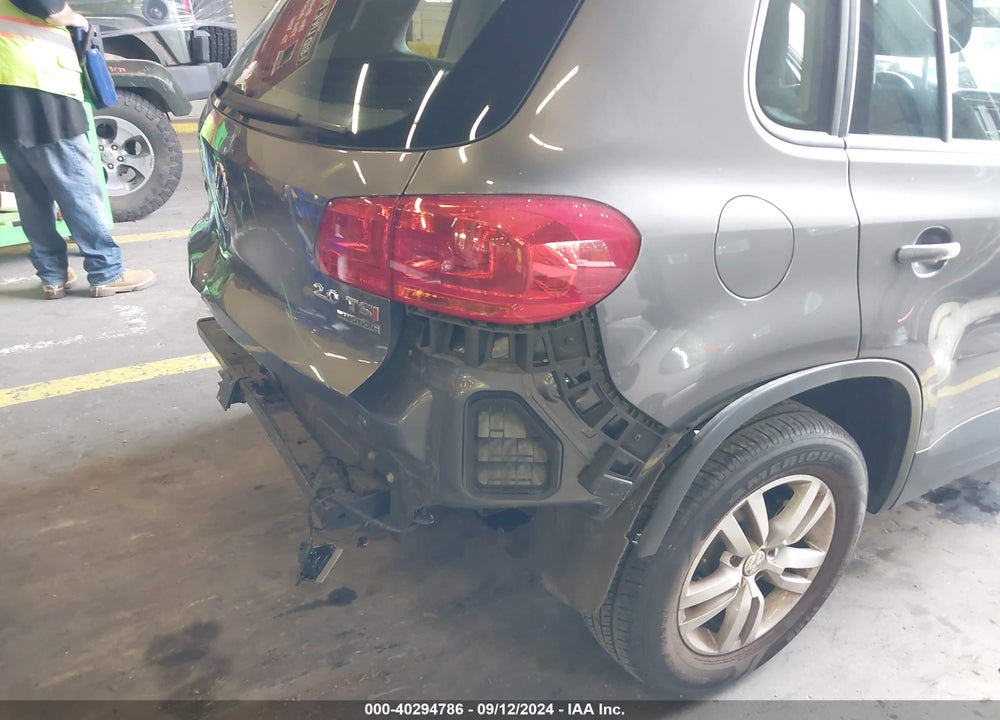 2015 VOLKSWAGEN TIGUAN S VIN: WVGBV7AX6FW577986