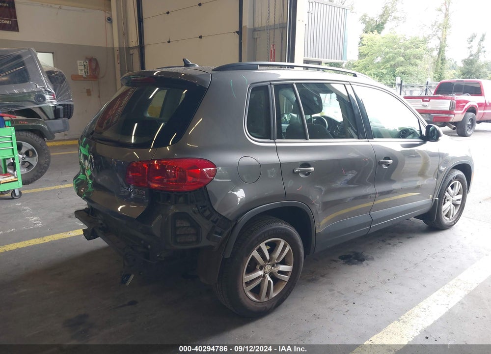 2015 VOLKSWAGEN TIGUAN S VIN: WVGBV7AX6FW577986
