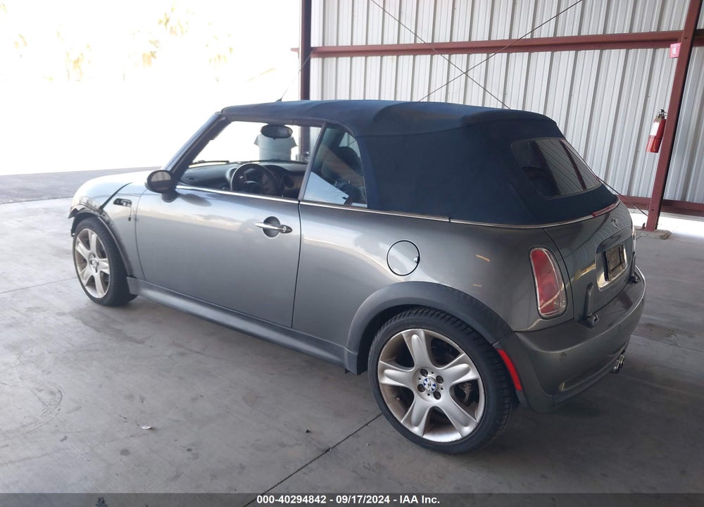 2005 MINI COOPER S VIN: WMWRH33545TK56458
