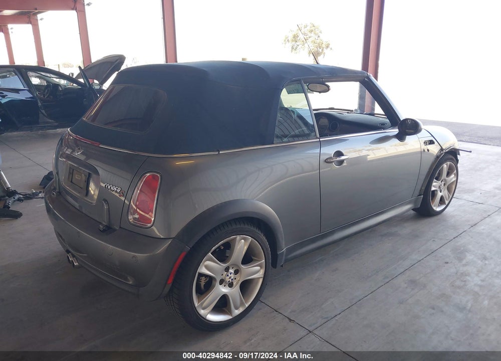 2005 MINI COOPER S VIN: WMWRH33545TK56458