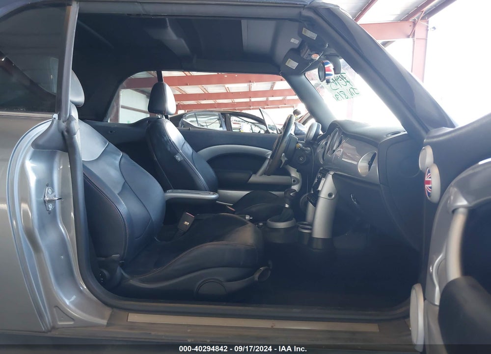 2005 MINI COOPER S VIN: WMWRH33545TK56458