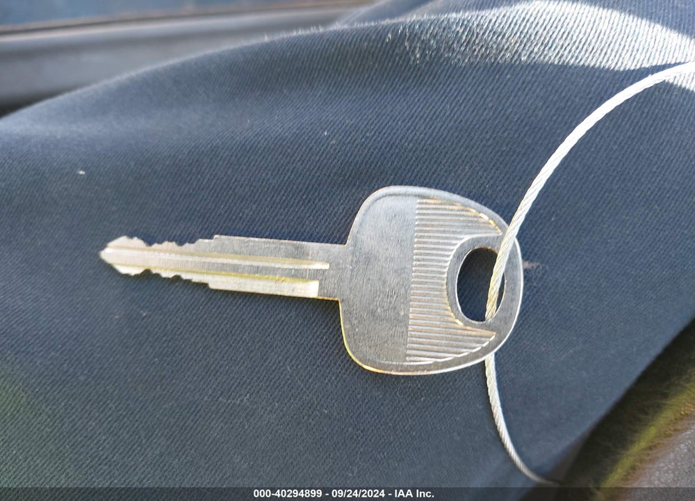 1998 HYUNDAI ELANTRA VIN: KMHJF24M2WU733689