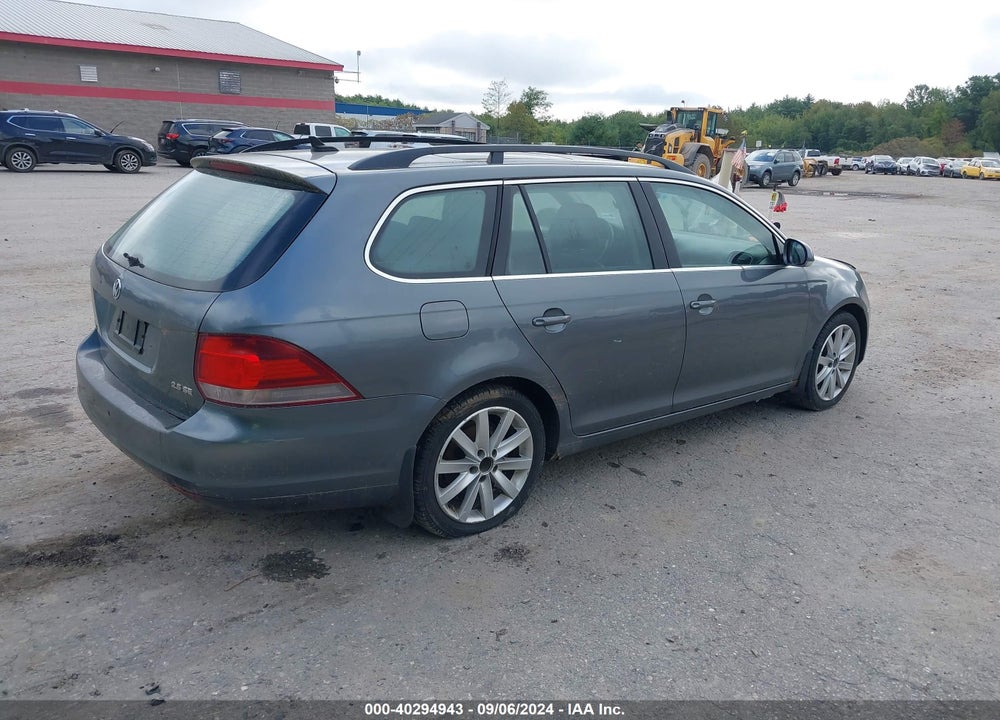 2012 VOLKSWAGEN JETTA SPORTWAGEN 2.5L SE VIN: 3VWPP7AJ6CM611496