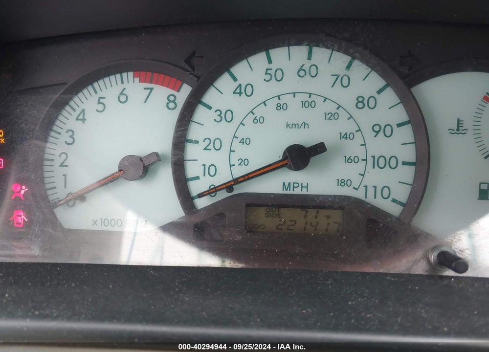 2003 TOYOTA COROLLA LE VIN: JTDBR32EX30006675