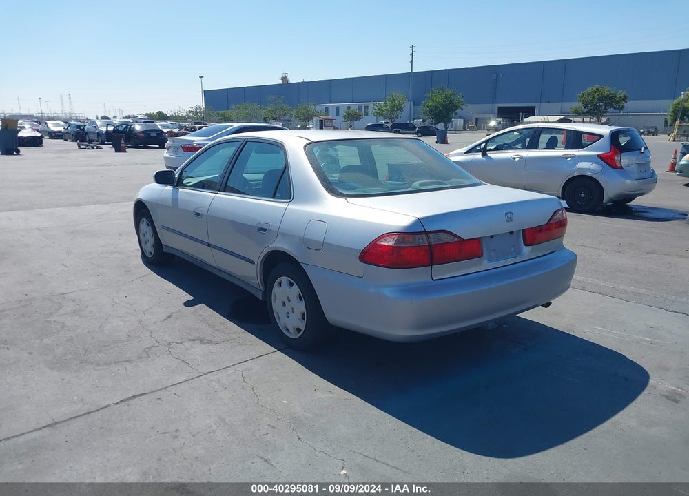 1998 HONDA ACCORD LX VIN: 1HGCG5646WA017308