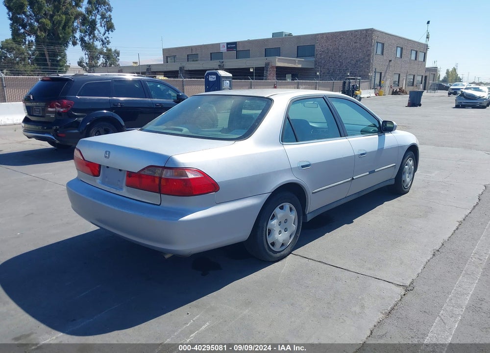 1998 HONDA ACCORD LX VIN: 1HGCG5646WA017308