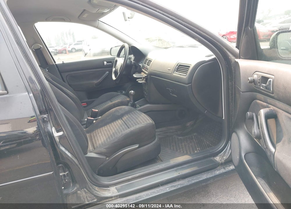 2001 VOLKSWAGEN JETTA GL VIN: 3VWRS29MX1M005480