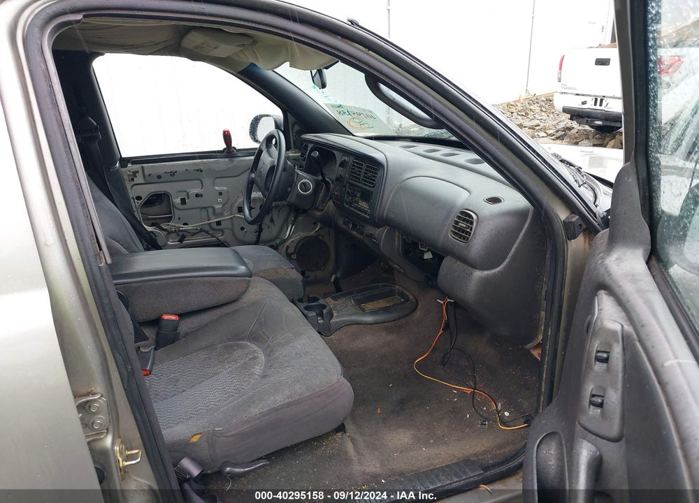 2000 DODGE DURANGO VIN: 1B4HR28Y4YF151282