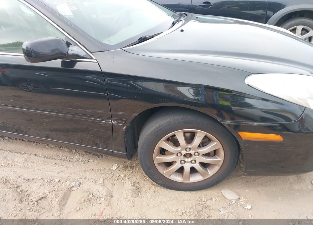 2004 LEXUS ES 330 VIN: JTHBA30G040010911