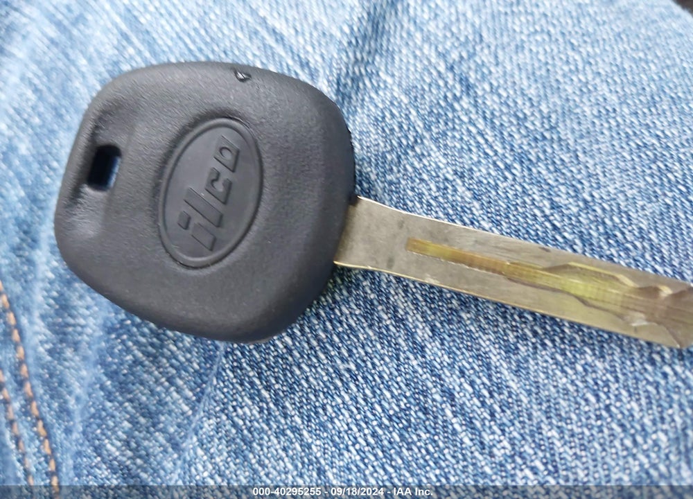 2004 LEXUS ES 330 VIN: JTHBA30G040010911