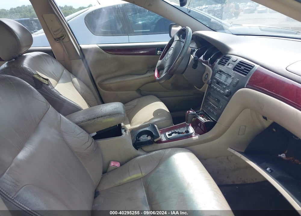 2004 LEXUS ES 330 VIN: JTHBA30G040010911