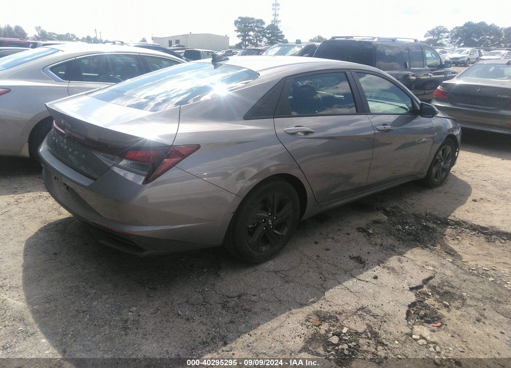 2022 HYUNDAI ELANTRA SEL VIN: KMHLM4AG9NU332387