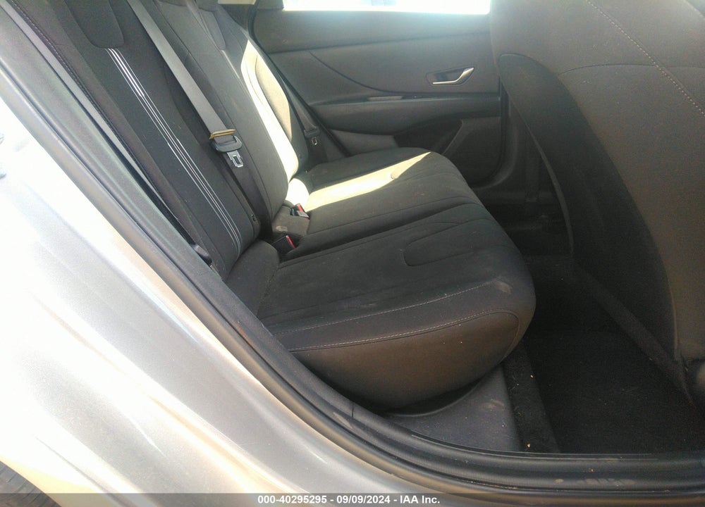 2022 HYUNDAI ELANTRA SEL VIN: KMHLM4AG9NU332387