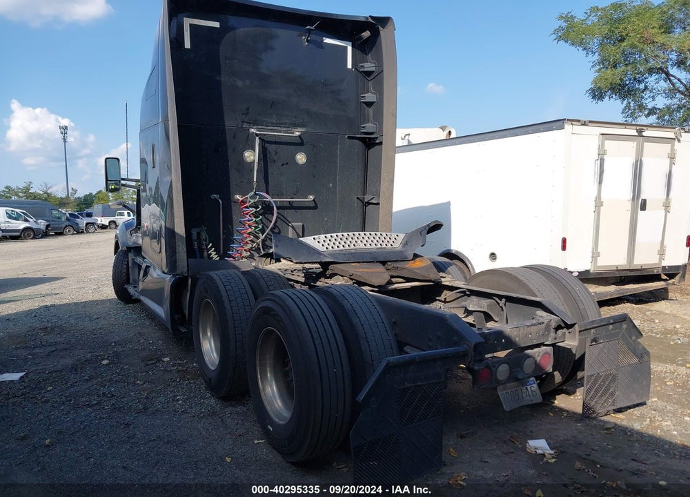 2021 KENWORTH T680 VIN: 1XKYD49X8MJ441510