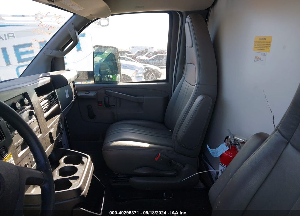 2017 CHEVROLET EXPRESS CUTAWAY WORK VAN VIN: 1GB0GRFF0H1334583