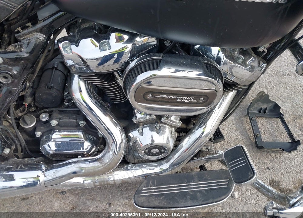 2018 HARLEY-DAVIDSON FLTRX ROAD GLIDE VIN: 1HD1KHC1XJB651786