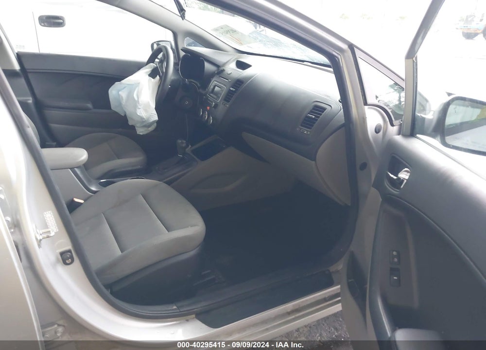 2015 KIA FORTE LX VIN: KNAFK4A61F5403346