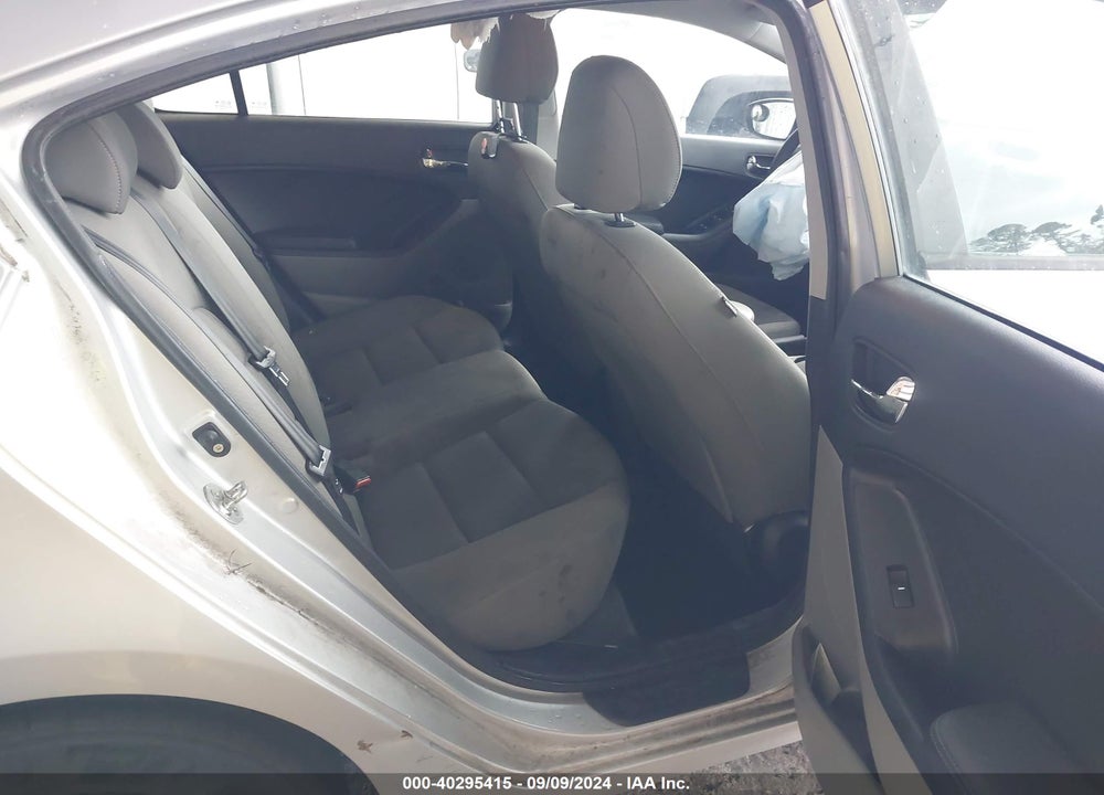 2015 KIA FORTE LX VIN: KNAFK4A61F5403346