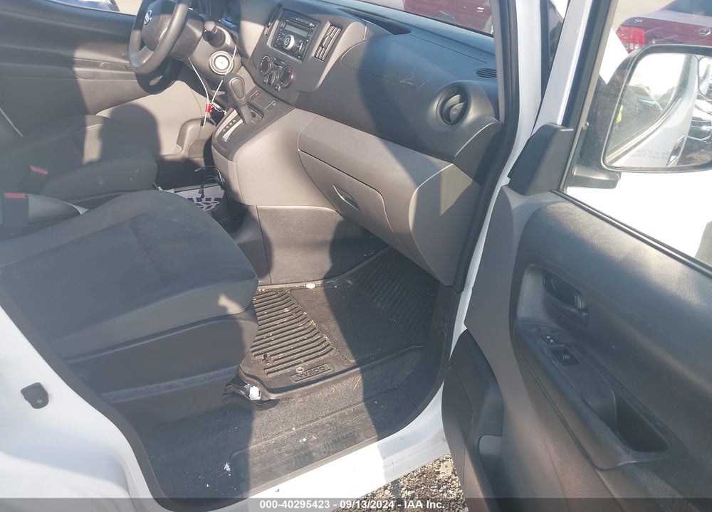 2014 NISSAN NV200 SV VIN: 3N6CM0KN7EK695486
