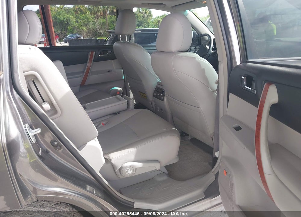 2010 TOYOTA HIGHLANDER LIMITED V6 VIN: JTEDK3EH7A2154444