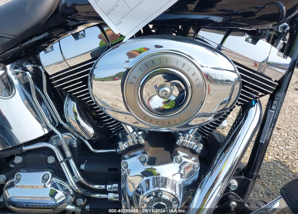 2011 HARLEY-DAVIDSON FLSTN VIN: 1HD1JD516BB045847