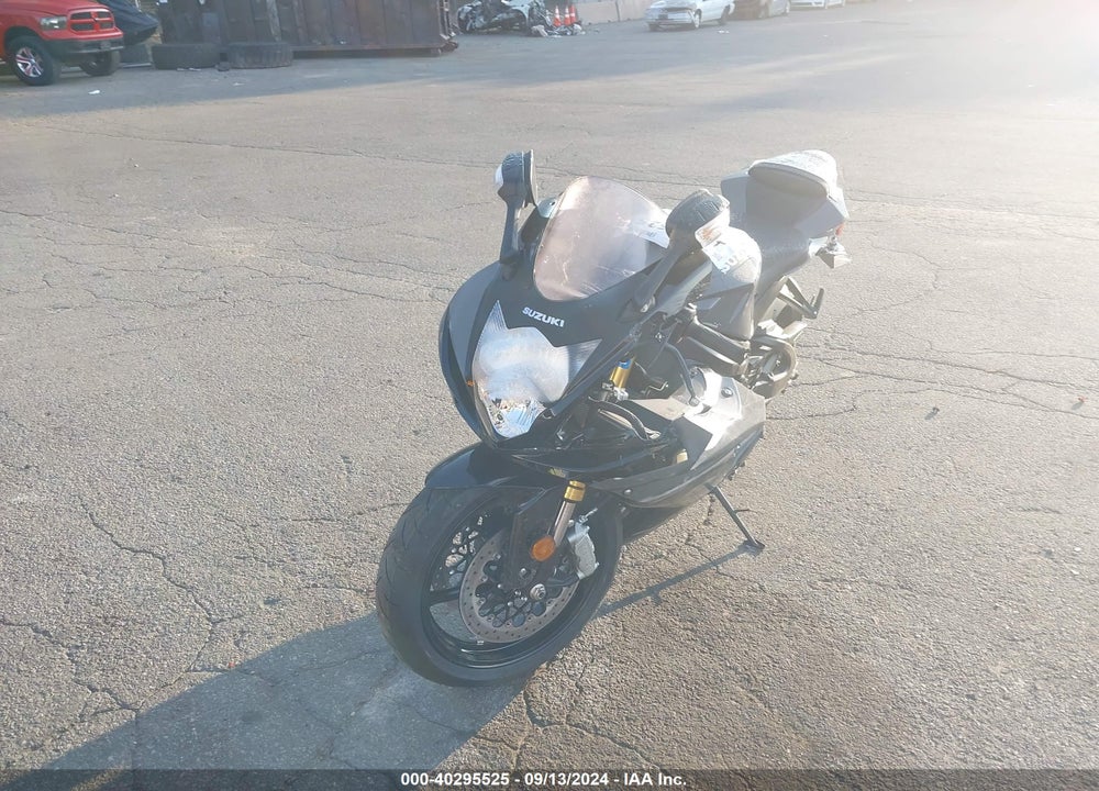 2025 SUZUKI GSX-R750 W VIN: JS1GR7MA9S7100084