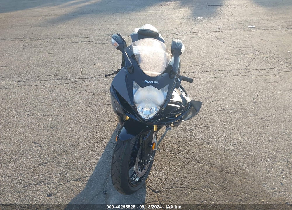 2025 SUZUKI GSX-R750 W VIN: JS1GR7MA9S7100084