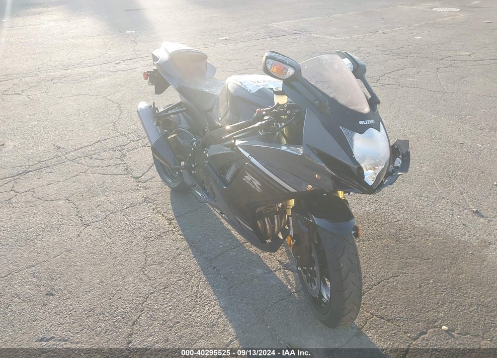 2025 SUZUKI GSX-R750 W VIN: JS1GR7MA9S7100084