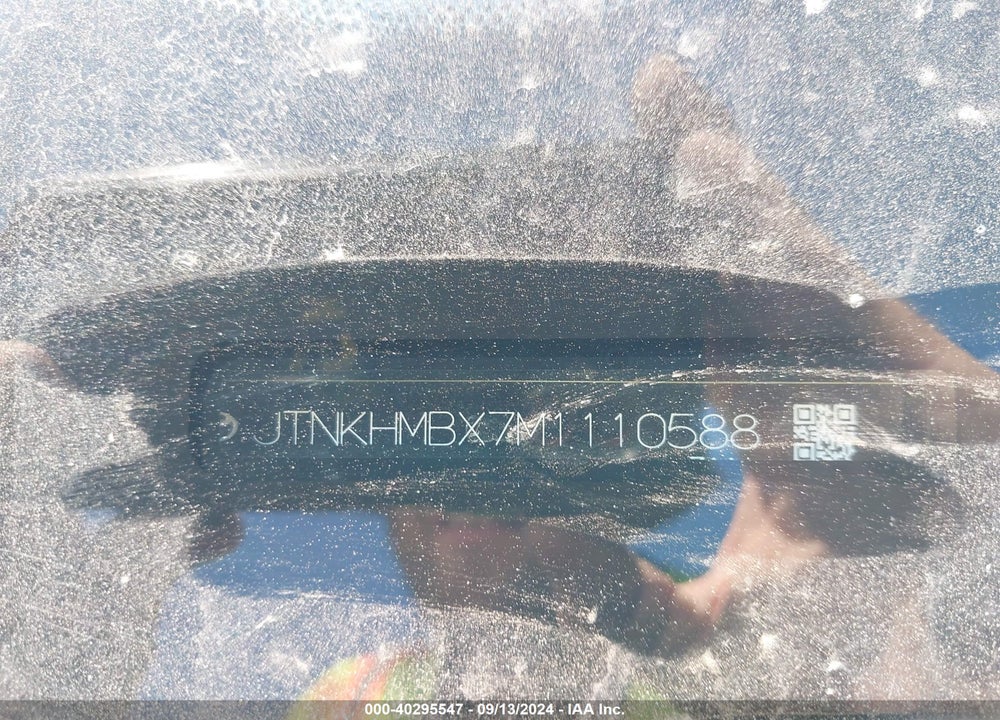 2021 TOYOTA C-HR LIMITED VIN: JTNKHMBX7M1110588