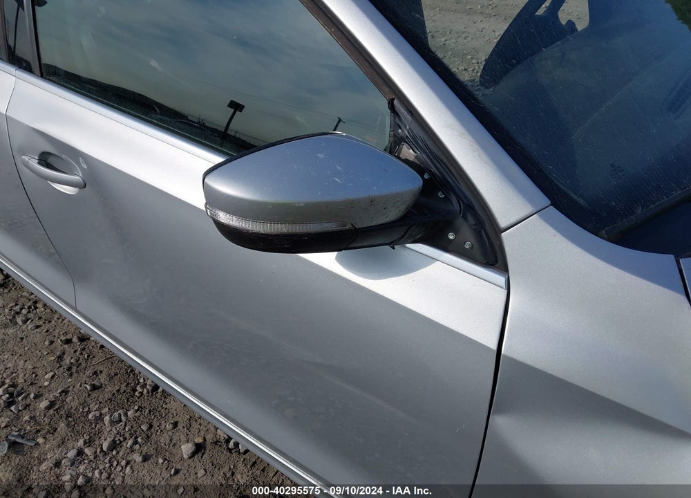 2014 VOLKSWAGEN JETTA 2.0L TDI VIN: 3VWLL7AJ0EM287992