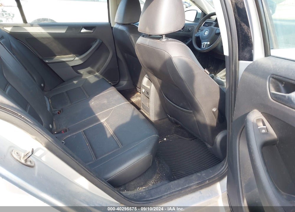 2014 VOLKSWAGEN JETTA 2.0L TDI VIN: 3VWLL7AJ0EM287992