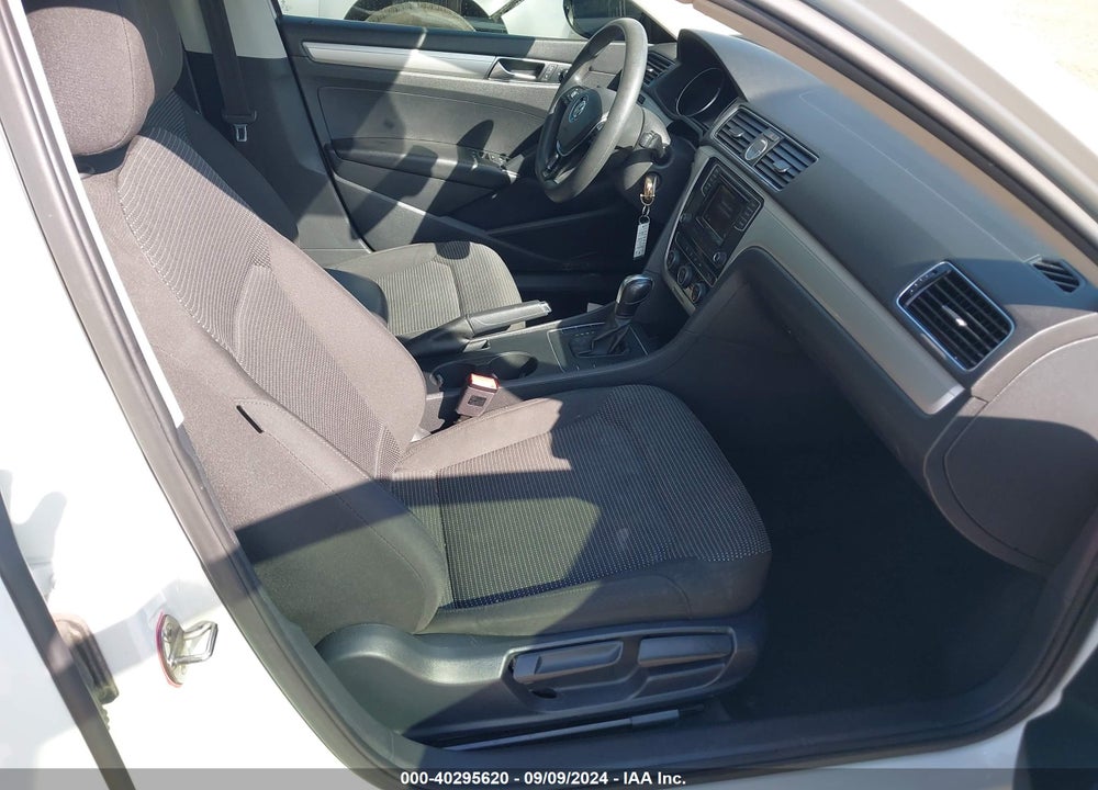 2016 VOLKSWAGEN PASSAT 1.8T S VIN: 1VWAT7A34GC016527