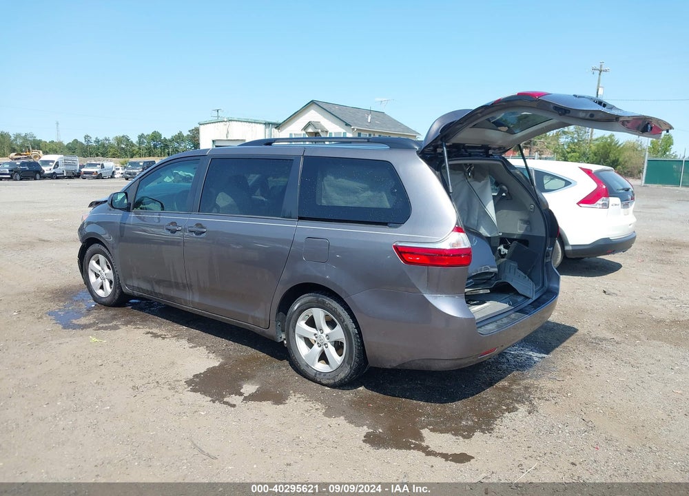 2017 TOYOTA SIENNA LE 8 PASSENGER VIN: 5TDKZ3DC3HS890541