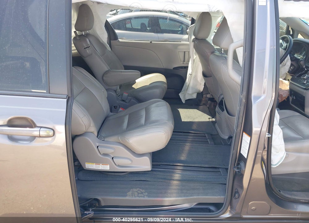 2017 TOYOTA SIENNA LE 8 PASSENGER VIN: 5TDKZ3DC3HS890541