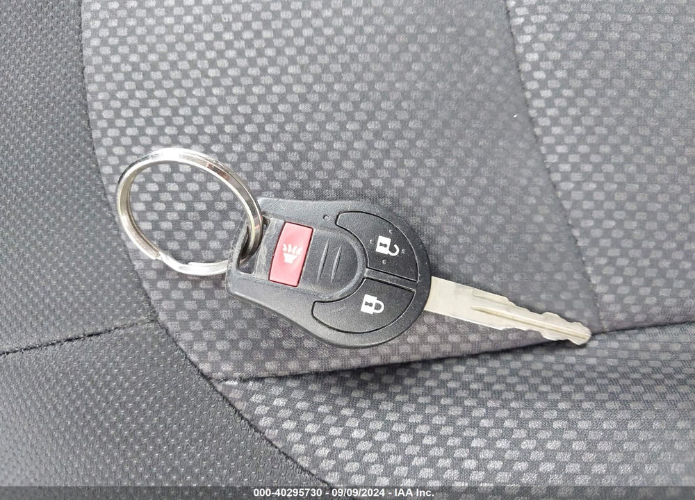 2013 NISSAN ROGUE S VIN: JN8AS5MVXDW630925