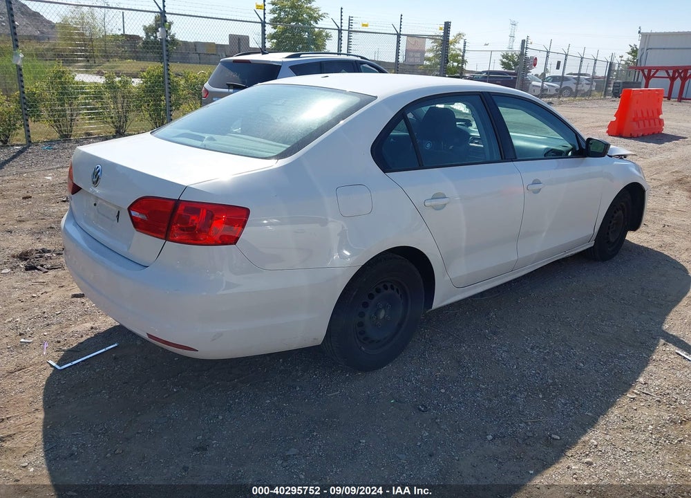 2013 VOLKSWAGEN JETTA 2.0L S VIN: 3VW2K7AJ1DM225966