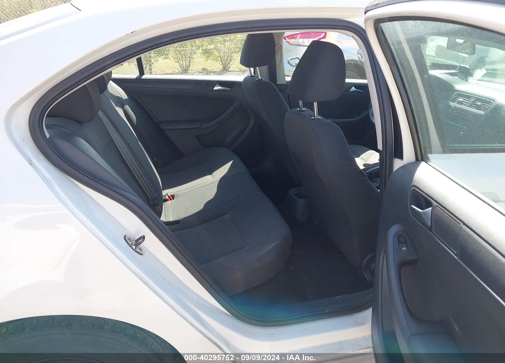 2013 VOLKSWAGEN JETTA 2.0L S VIN: 3VW2K7AJ1DM225966