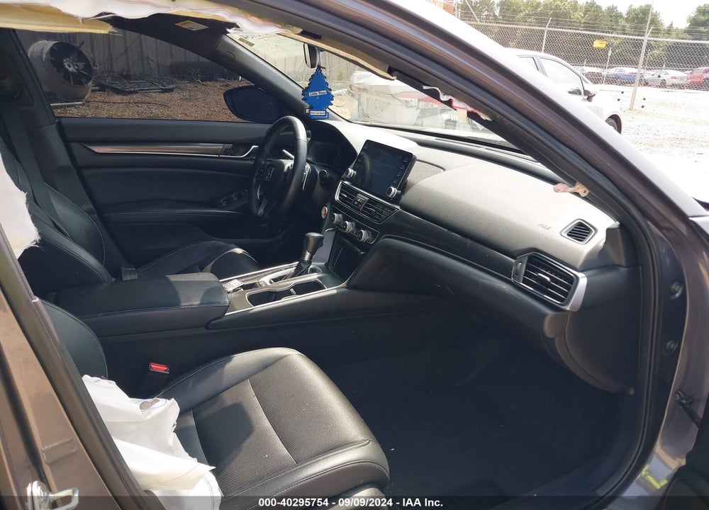 2018 HONDA ACCORD SPORT VIN: 1HGCV1F3XJA021800