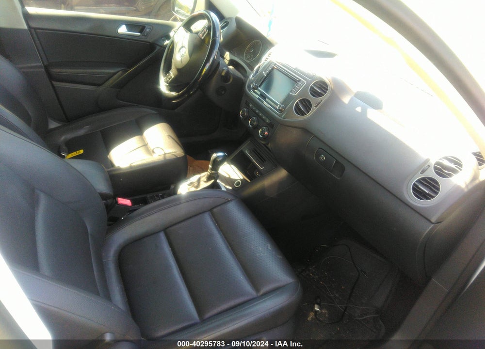 2017 VOLKSWAGEN TIGUAN 2.0T S VIN: WVGAV7AX0HW512940
