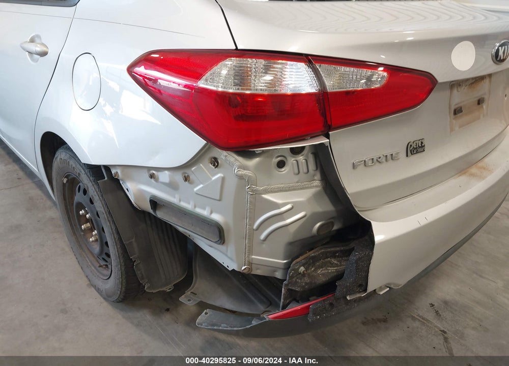 2015 KIA FORTE LX VIN: KNAFK4A67F5407983