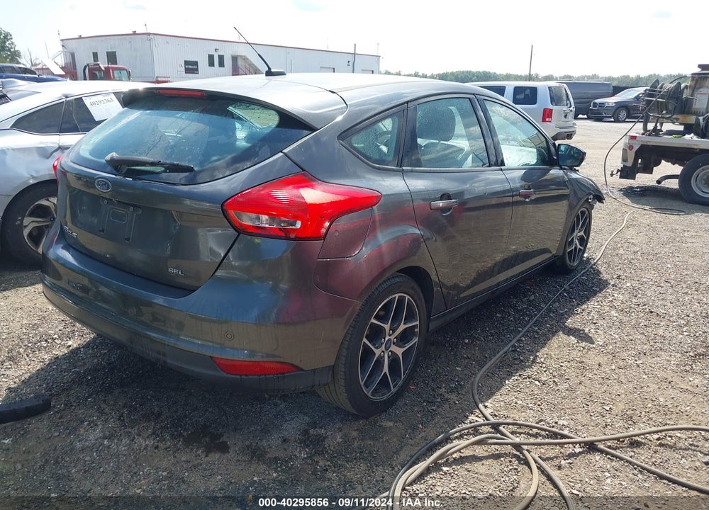 2017 FORD FOCUS SEL VIN: 1FADP3M29HL232008